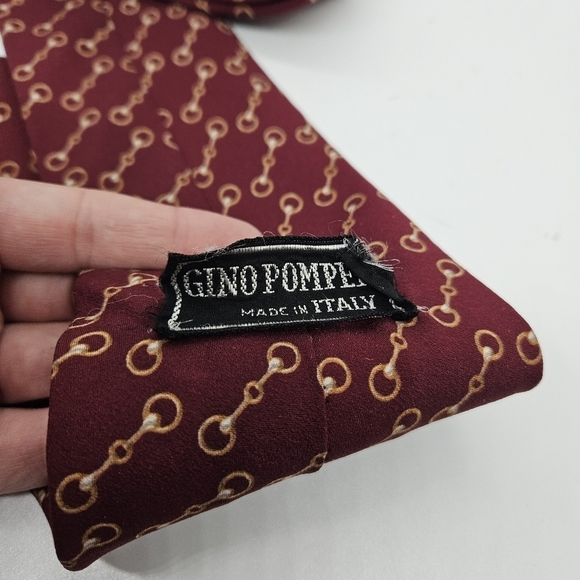 vintage Gino Pompeii maroon tie with horsebit pattern 58 inches long - Picture 3 of 5